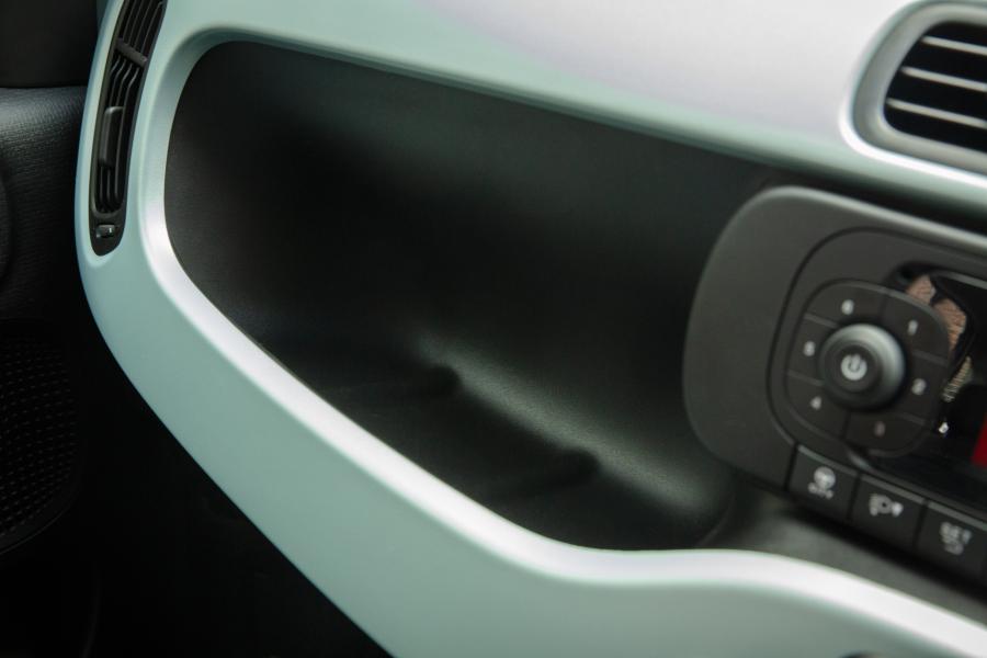 Детали интерьера Fiat Panda Hybrid Launch Edition (319) 2020 года  (UK) (фото 32 из 40)